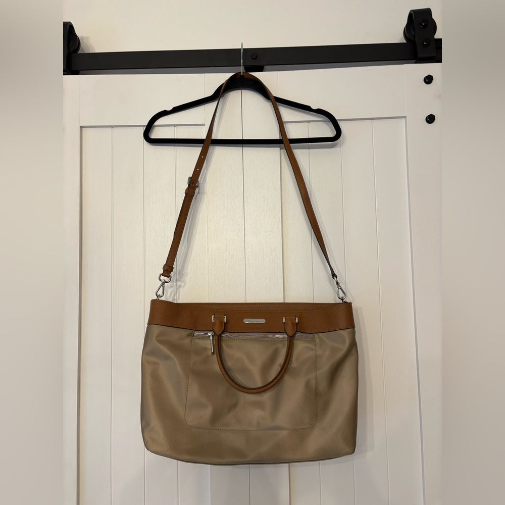 Michael Kors EUC Colgate East West Large Tote Brown Tan Zip-Top with Dustbag!